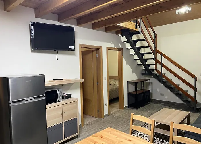 Quinta Da Nogueira * Albergaria dos Doze